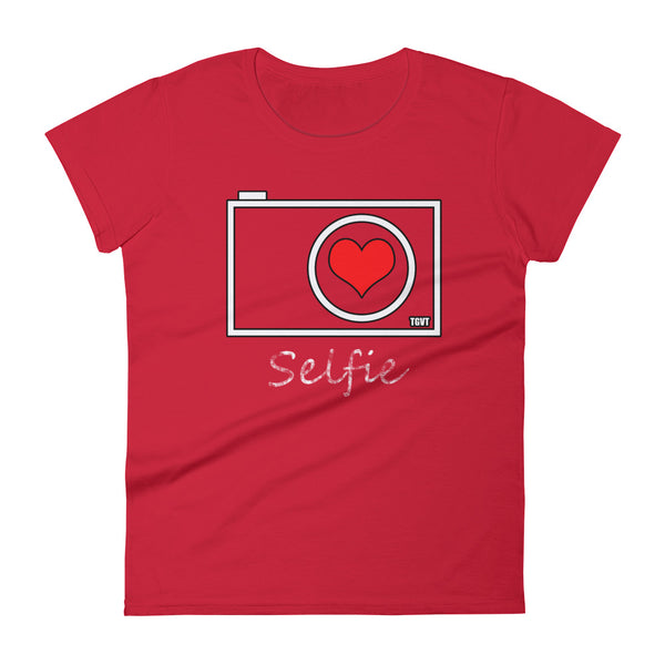 Good Vibe "Heart Selfie" Tee