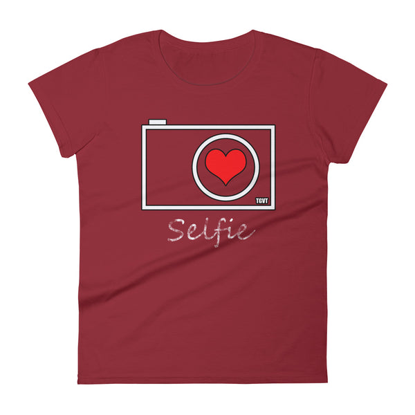 Good Vibe "Heart Selfie" Tee