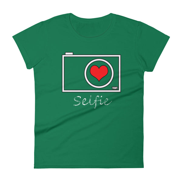 Good Vibe "Heart Selfie" Tee