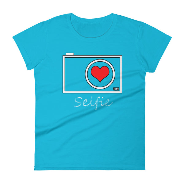 Good Vibe "Heart Selfie" Tee