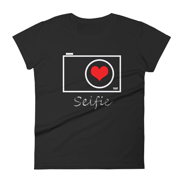 Good Vibe "Heart Selfie" Tee